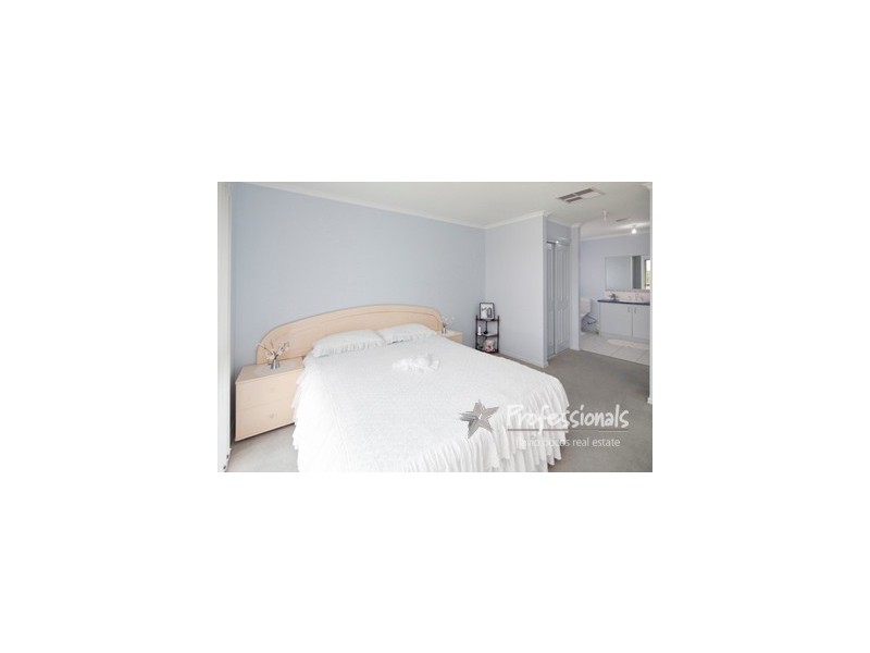 12 Blake Street, Berwick VIC 3806