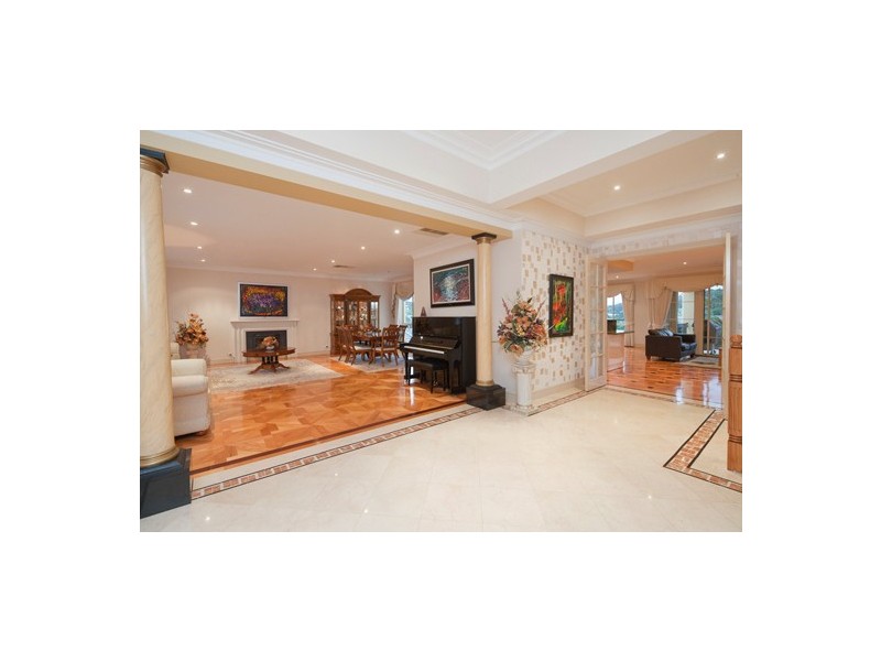 5 Hill Edge Court, Lysterfield South VIC 3156