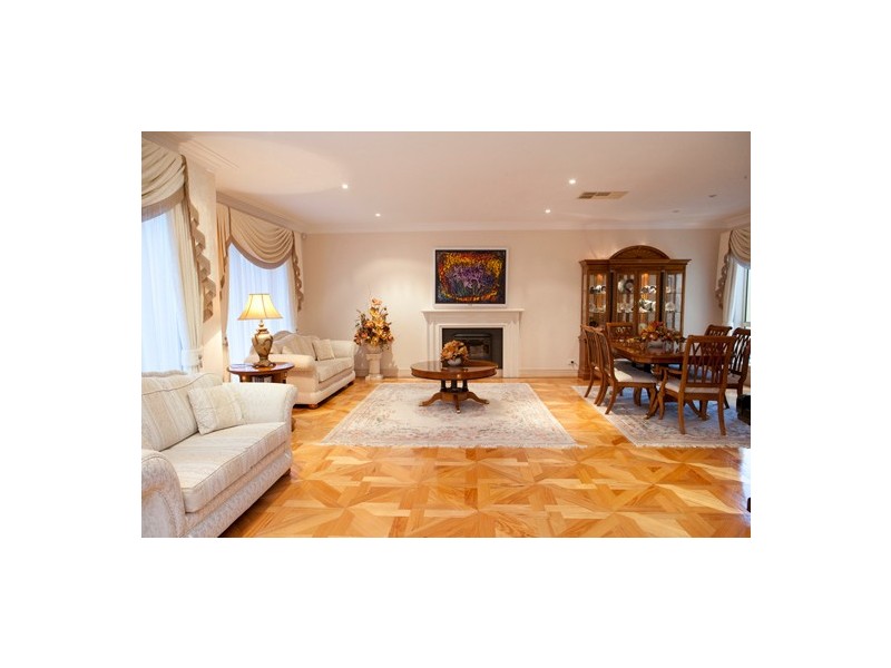 5 Hill Edge Court, Lysterfield South VIC 3156