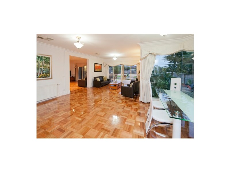 91 Crawley Road, Narre Warren North VIC 3804