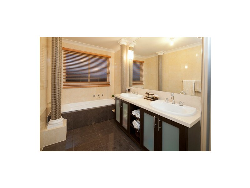 91 Crawley Road, Narre Warren North VIC 3804