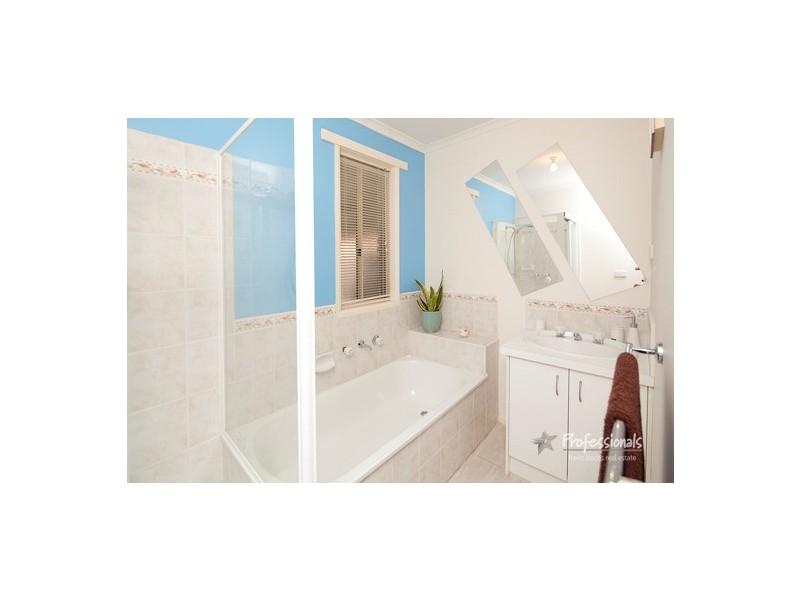 9 Gramar Way, Hampton Park VIC 3976