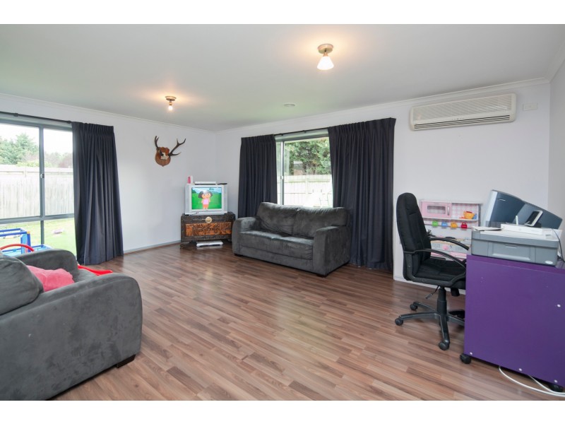 3 Chadbourn Place, Narre Warren South VIC 3805