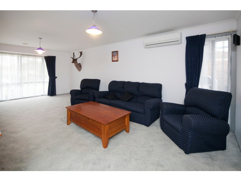 3 Chadbourn Place, Narre Warren South VIC 3805