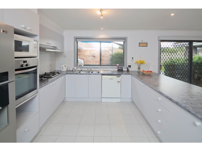 3 Chadbourn Place, Narre Warren South VIC 3805