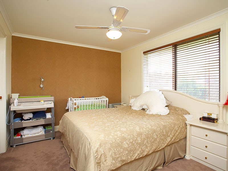 33 Ohio Cres, Narre Warren VIC 3805