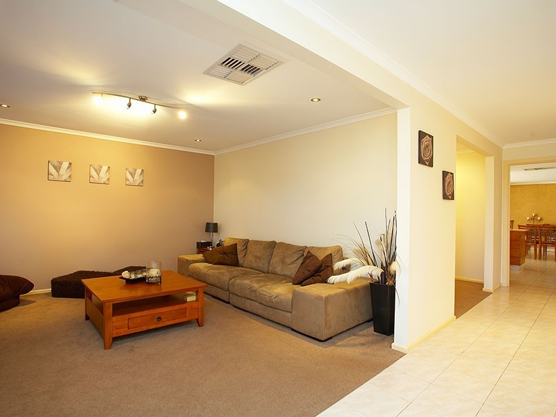 6 Wilkes Street, Narre Warren VIC 3805