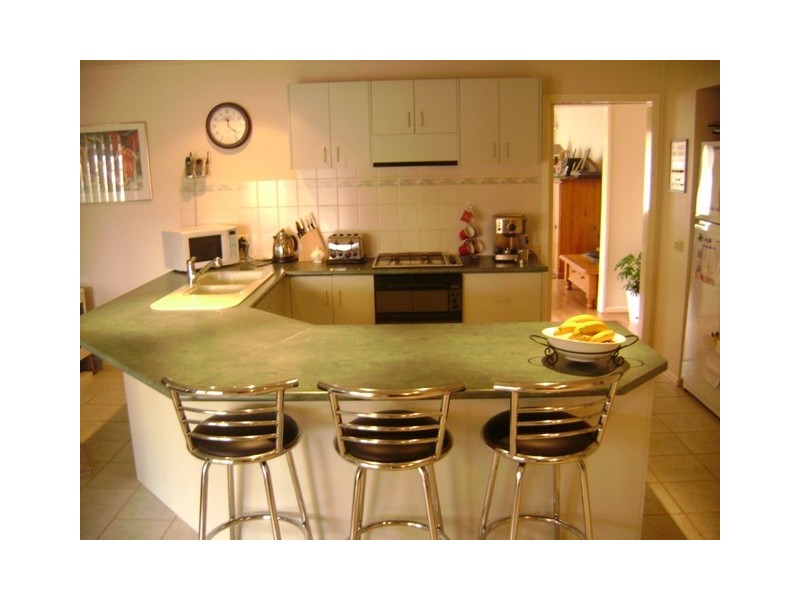 6 Baringa Park Deive, Narre Warren South VIC 3805