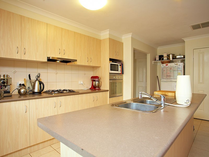 22 St Ives, Narre Warren South VIC 3805