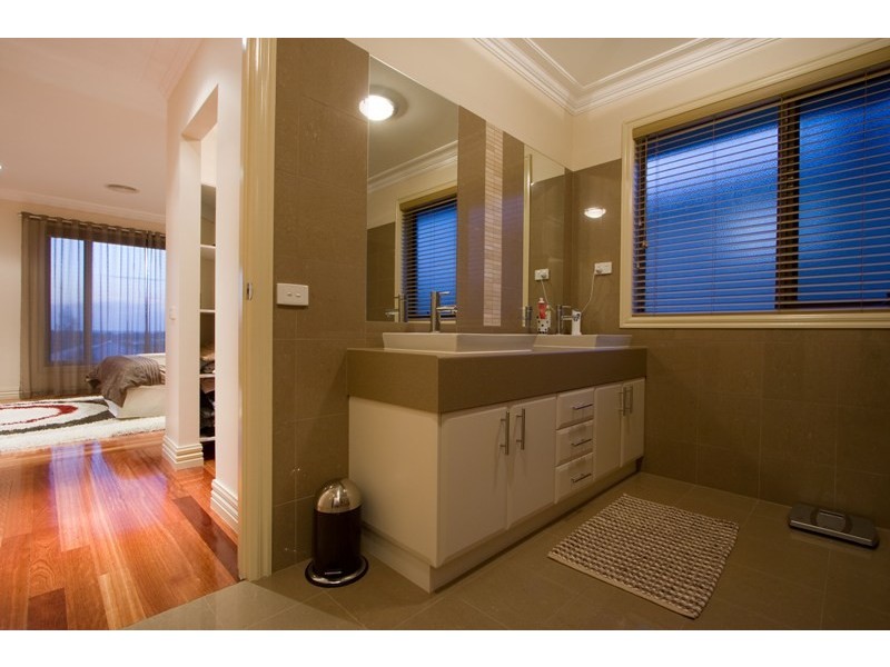 80 Sheldon Drive, Berwick VIC 3806