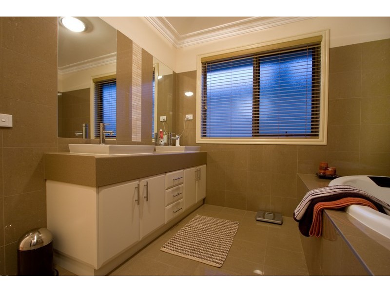 80 Sheldon Drive, Berwick VIC 3806