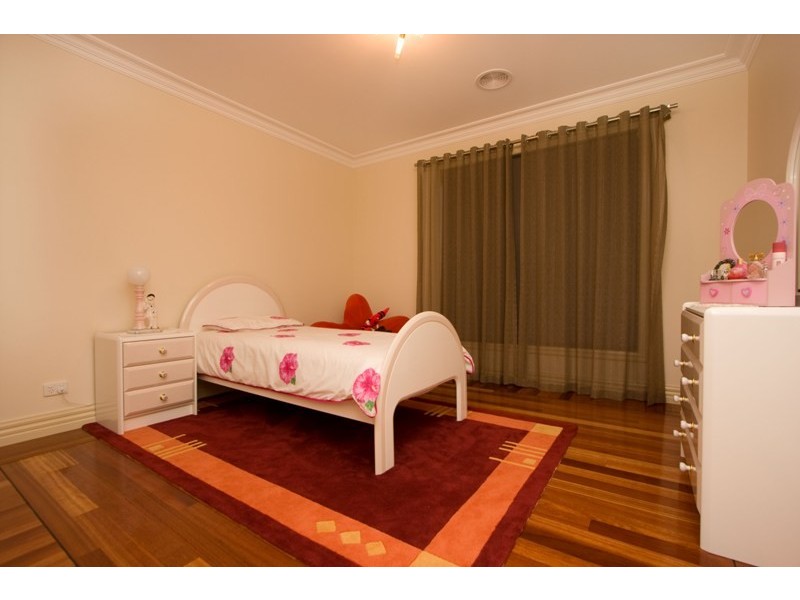 80 Sheldon Drive, Berwick VIC 3806