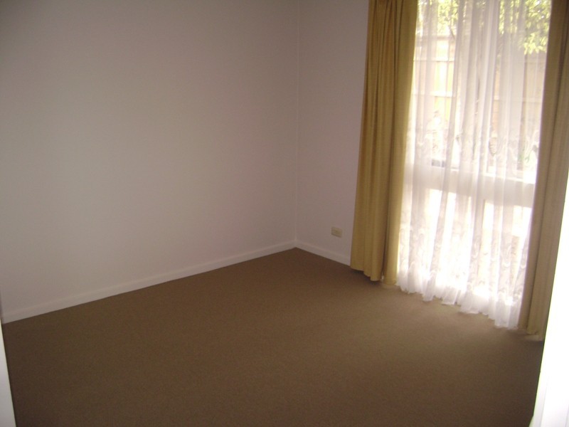 1/92 Menzies Way, Dandenong North VIC 3175