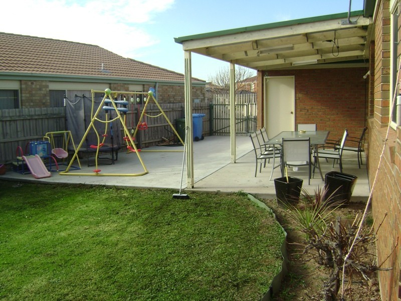 2 Deanswood Way, Narre Warren VIC 3805