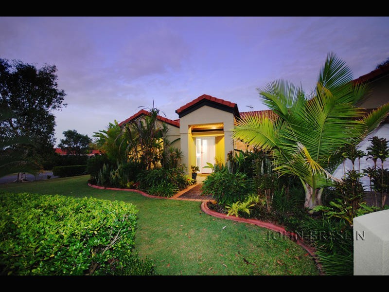 2 Ilminster Cr, Mudgeeraba QLD 4213