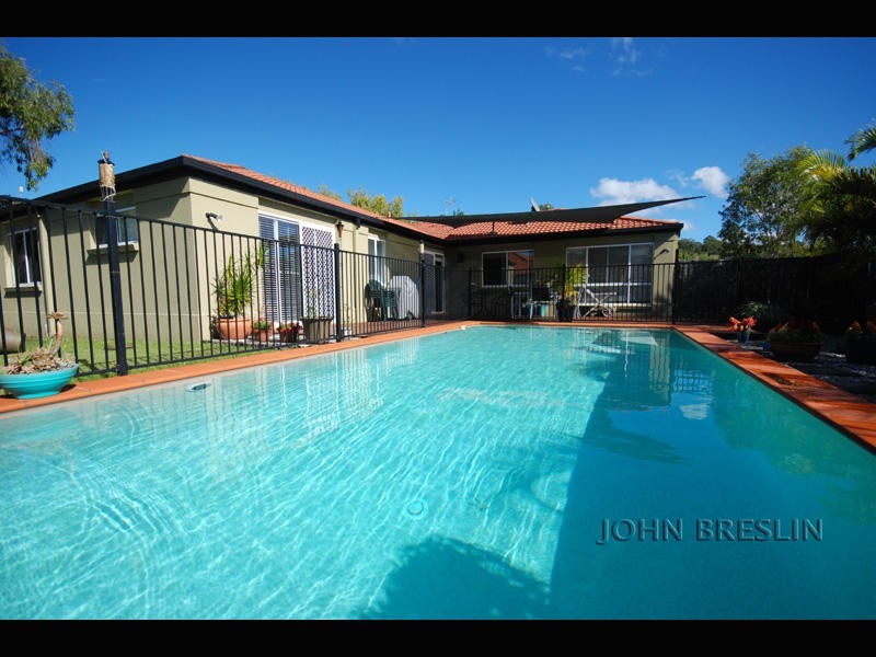 2 Ilminster Cr, Mudgeeraba QLD 4213