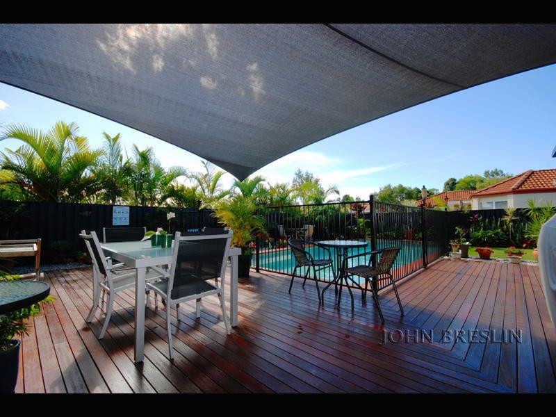 2 Ilminster Cr, Mudgeeraba QLD 4213