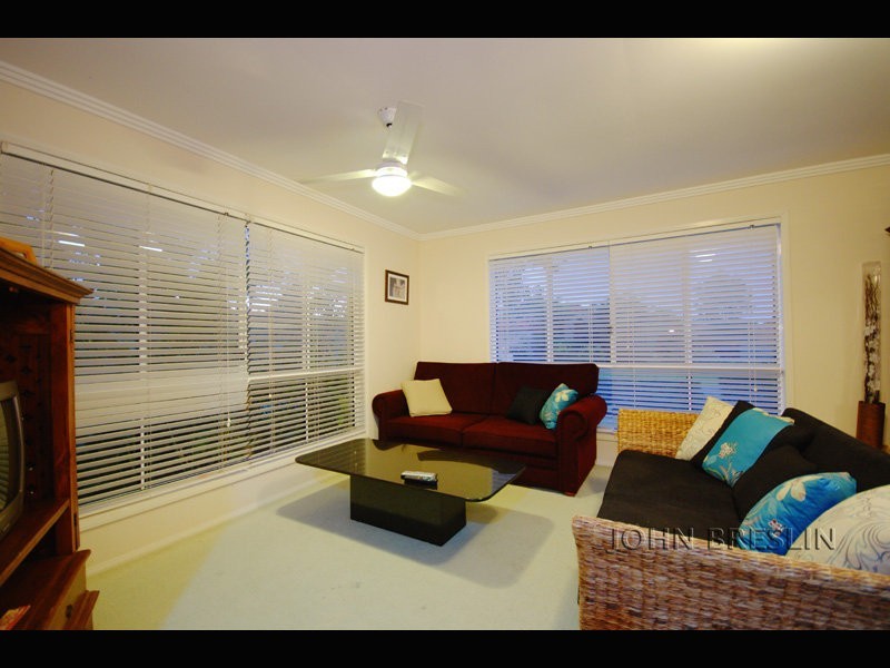 2 Ilminster Cr, Mudgeeraba QLD 4213