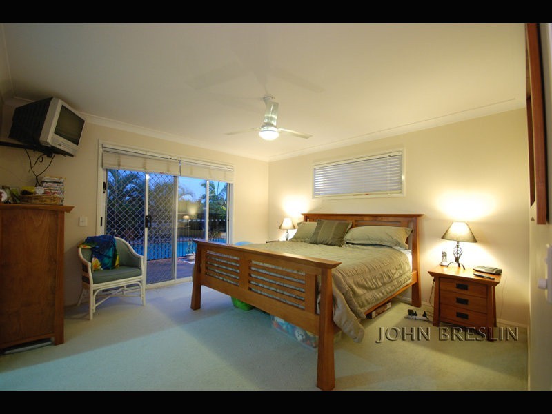 2 Ilminster Cr, Mudgeeraba QLD 4213