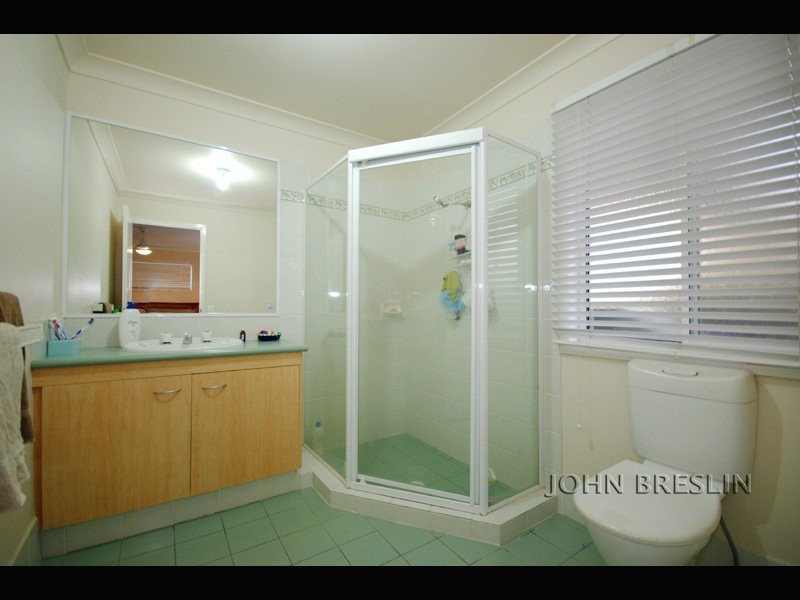 2 Ilminster Cr, Mudgeeraba QLD 4213