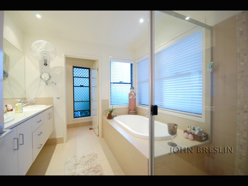 1 Grove Creek Close, Reedy Creek QLD 4227