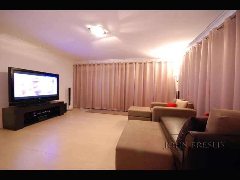 8 Sandringham, Robina QLD 4226