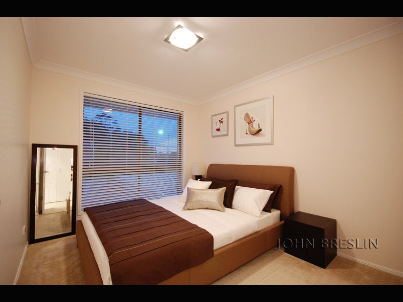 8 Sandringham, Robina QLD 4226