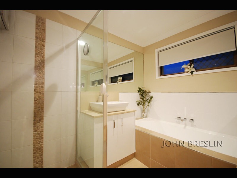 8 Sandringham, Robina QLD 4226