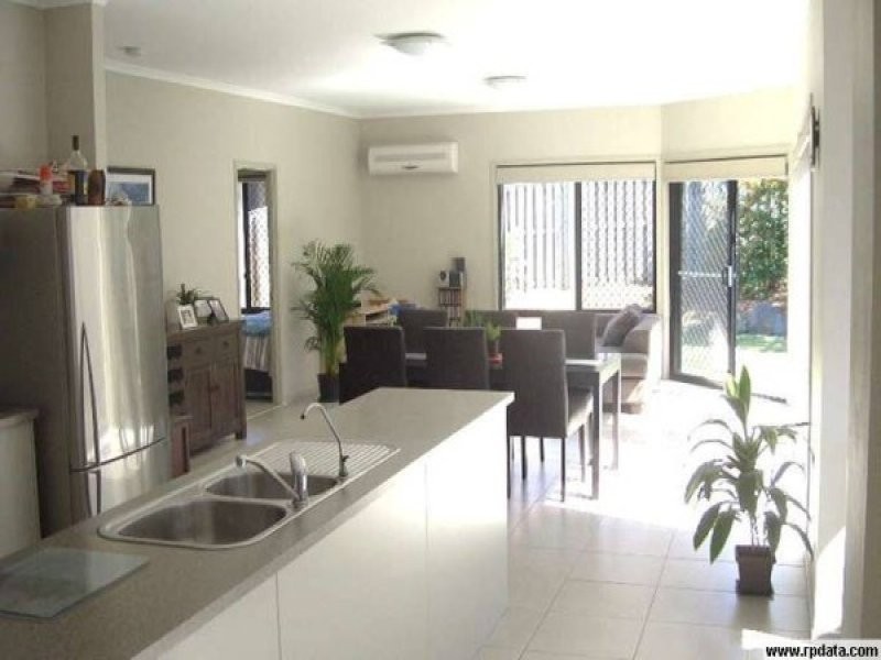 21 Campelles Ave, Varsity Lakes QLD 4227