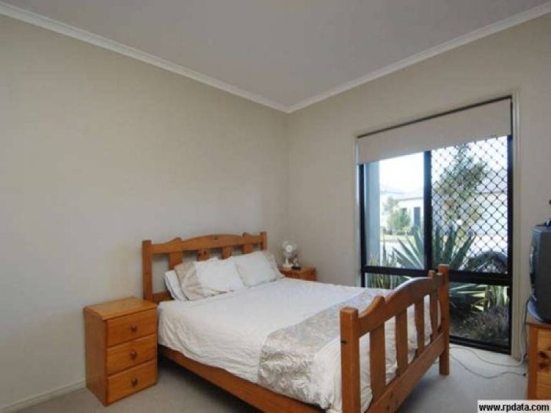 21 Campelles Ave, Varsity Lakes QLD 4227