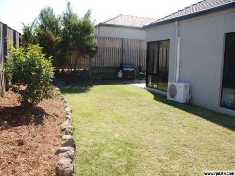 21 Campelles Ave, Varsity Lakes QLD 4227