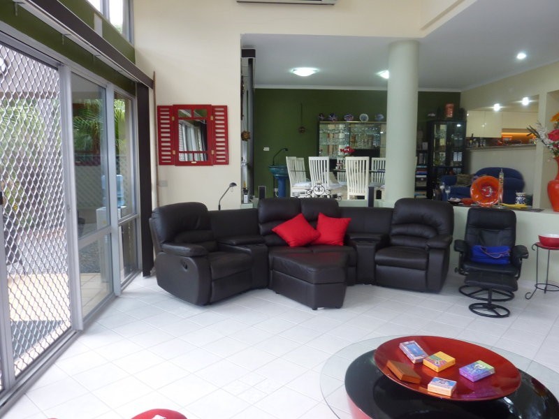 1/125 Santa Cruz Blvd, Clear Island Waters QLD 4226