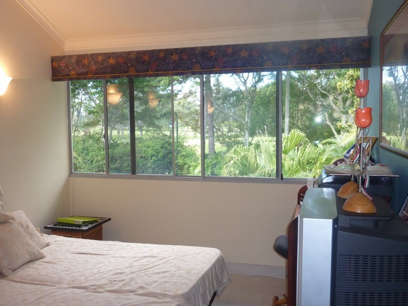 1/125 Santa Cruz Blvd, Clear Island Waters QLD 4226