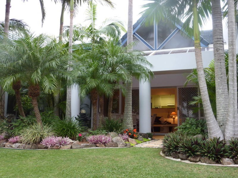 6/125 Santa Cruz Blvd, Clear Island Waters QLD 4226