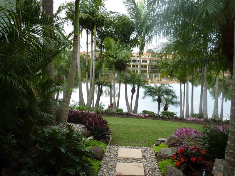 6/125 Santa Cruz Blvd, Clear Island Waters QLD 4226