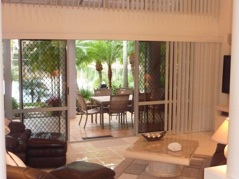 6/125 Santa Cruz Blvd, Clear Island Waters QLD 4226