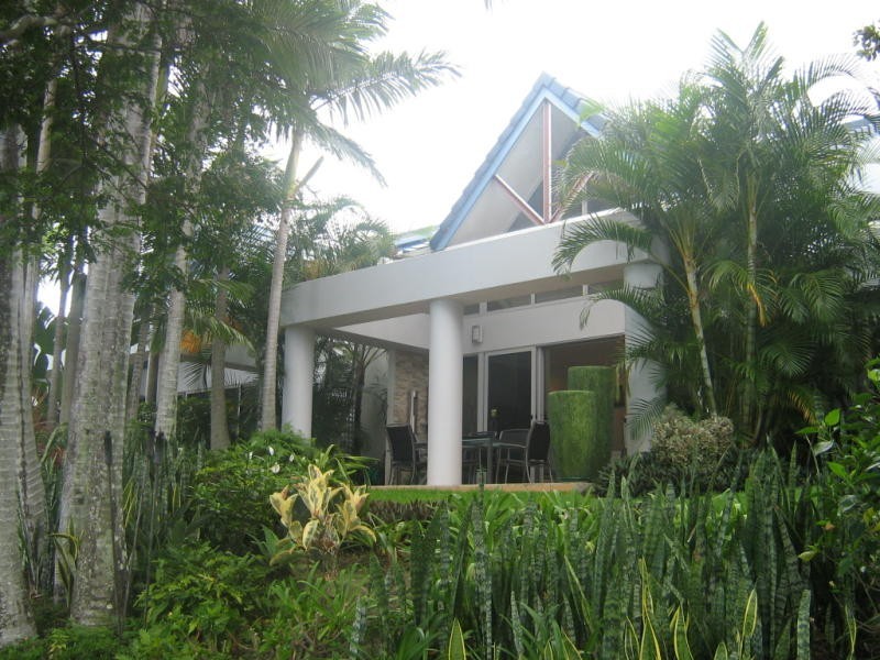 3/125 Santa Cruz Blvd, Clear Island Waters QLD 4226