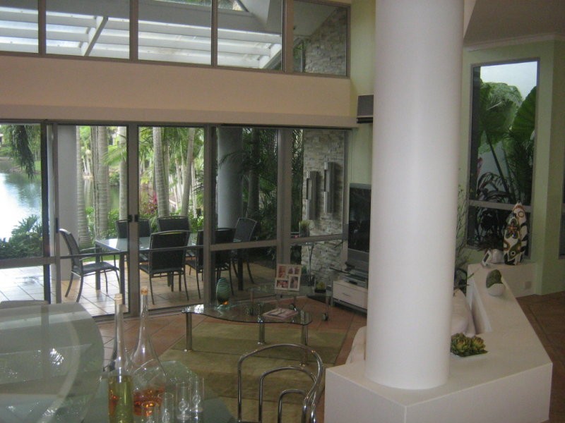 3/125 Santa Cruz Blvd, Clear Island Waters QLD 4226