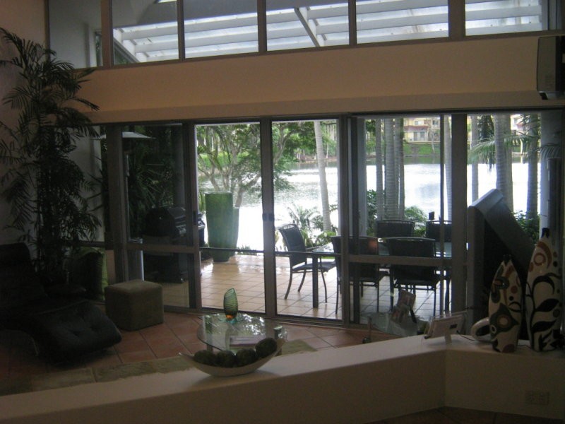 3/125 Santa Cruz Blvd, Clear Island Waters QLD 4226