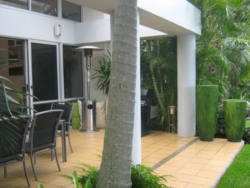 3/125 Santa Cruz Blvd, Clear Island Waters QLD 4226