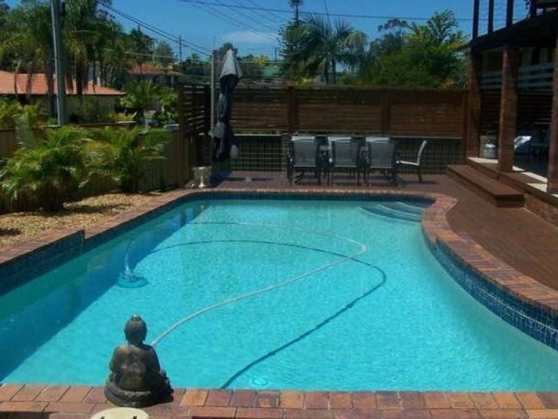 15 Crinum Cr, Southport QLD 4215