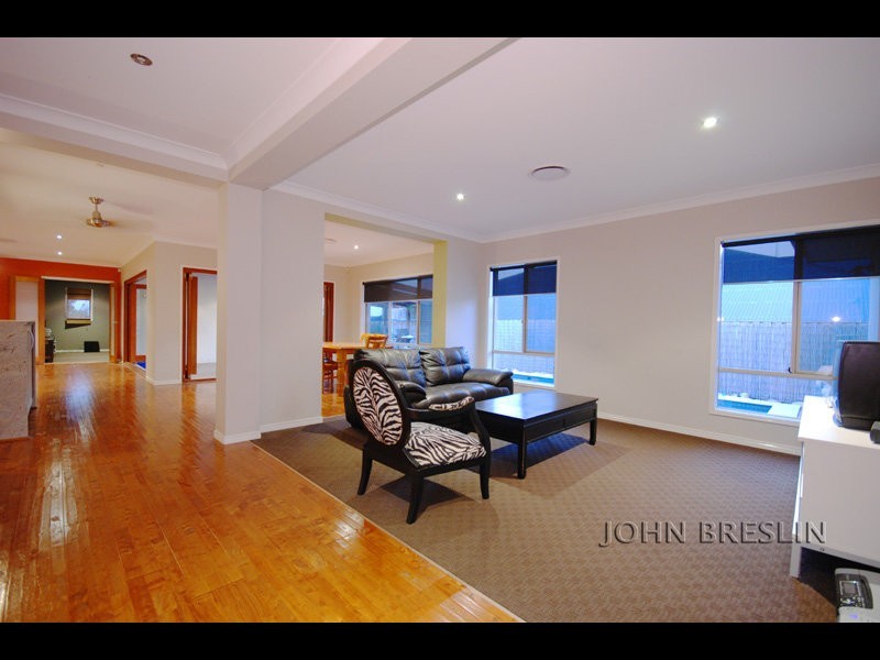 35 Willow Tree Drv, Reedy Creek QLD 4227