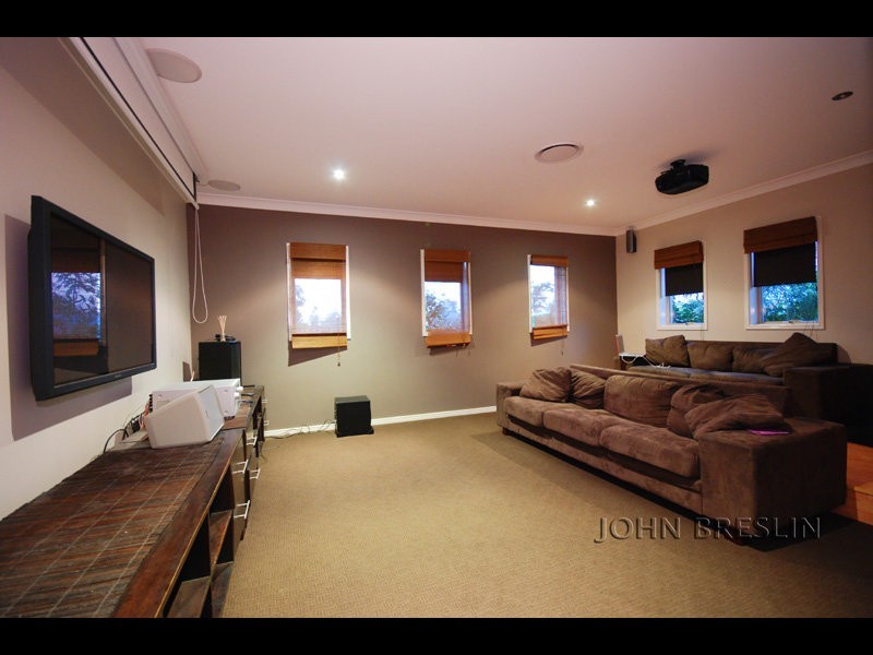35 Willow Tree Drv, Reedy Creek QLD 4227