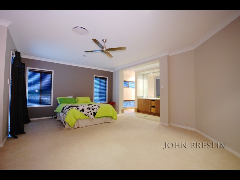 35 Willow Tree Drv, Reedy Creek QLD 4227