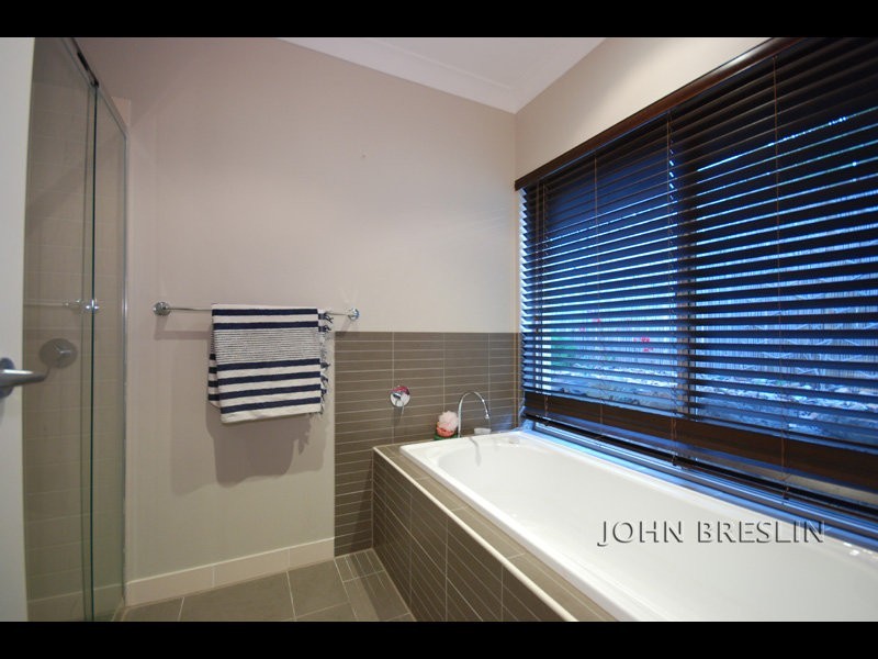 35 Willow Tree Drv, Reedy Creek QLD 4227