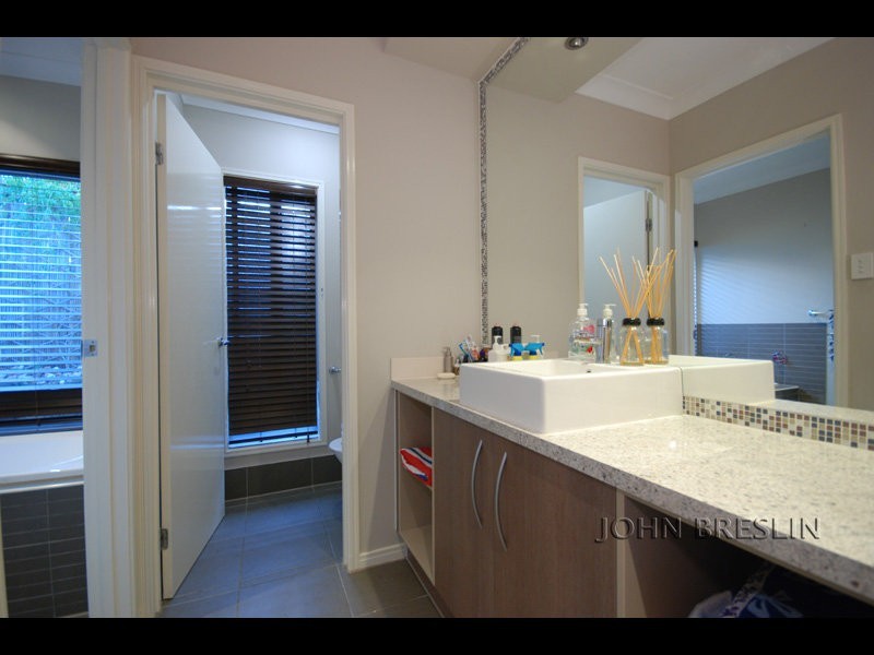 35 Willow Tree Drv, Reedy Creek QLD 4227