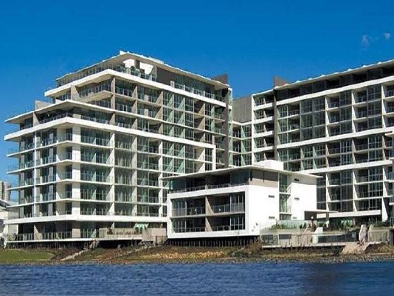 38/100 TE Peters Drv, Broadbeach Waters QLD 4218