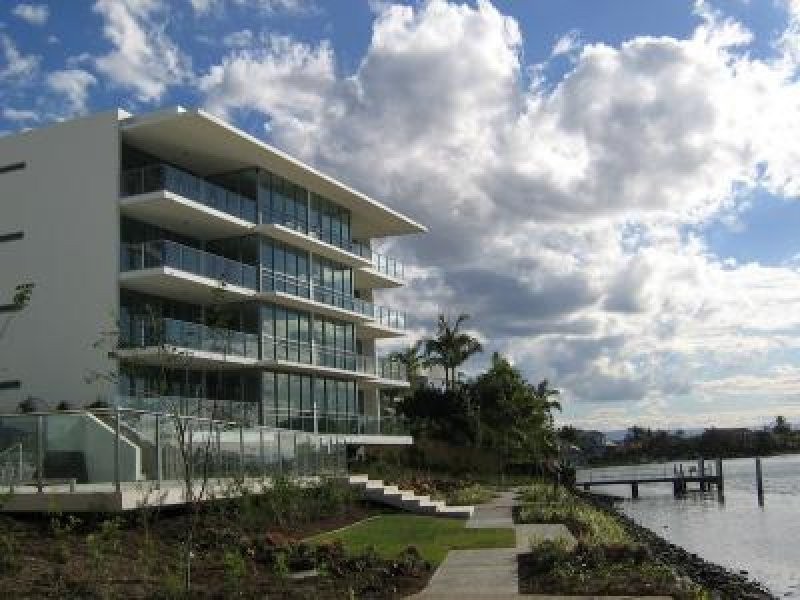38/100 TE Peters Drv, Broadbeach Waters QLD 4218
