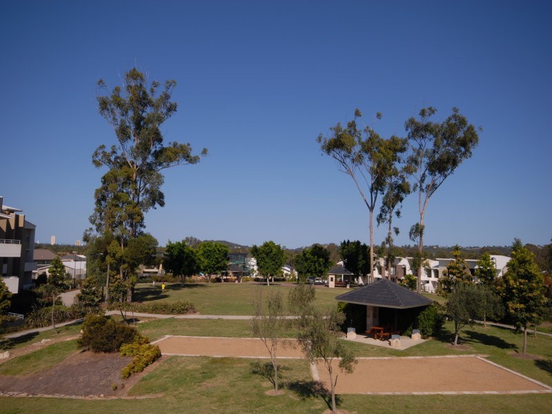 1/10 Cezaire Ave, Varsity Lakes QLD 4227