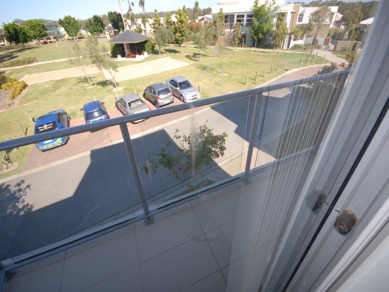 2/10 Cezaire Ave, Varsity Lakes QLD 4227